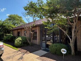 403 Chatham Sq, Fredericksburg VA - Convenience Store