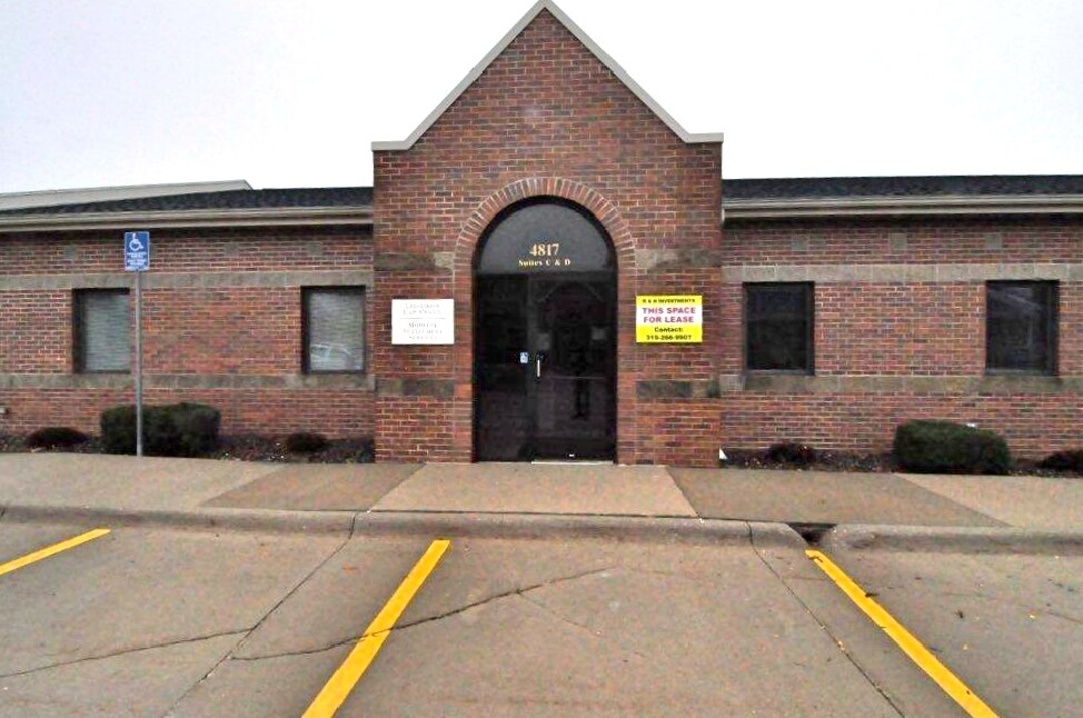 4817-4901 University Ave, Cedar Falls, IA for sale Building Photo- Image 1 of 1