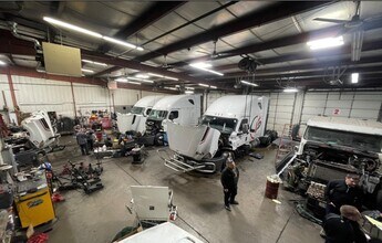 8 Prosper Ct, Lake In The Hills, IL for lease Interior Photo- Image 1 of 2