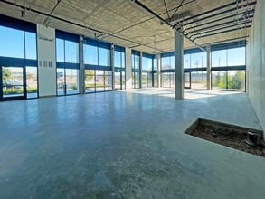 2121 Wood St, Oakland, CA for lease Interior Photo- Image 2 of 5