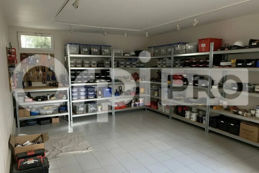 Retail in Ris-Orangis for lease - Interior Photo - Image 3 of 5