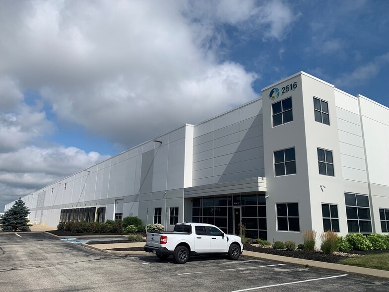 2516-2548 Airwest Blvd, Plainfield, IN for lease - Building Photo - Image 2 of 5