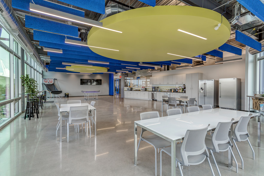 1355 N Scottsdale Rd, Scottsdale, AZ for lease - Building Photo - Image 2 of 18