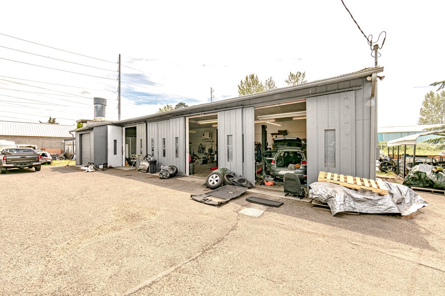 1806 NW Eleven Mile Ave, Gresham, OR for sale - Building Photo - Image 1 of 1