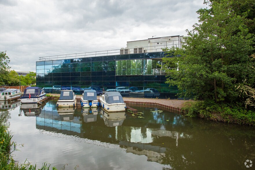 Addlestone Rd, Addlestone for sale - Primary Photo - Image 1 of 1