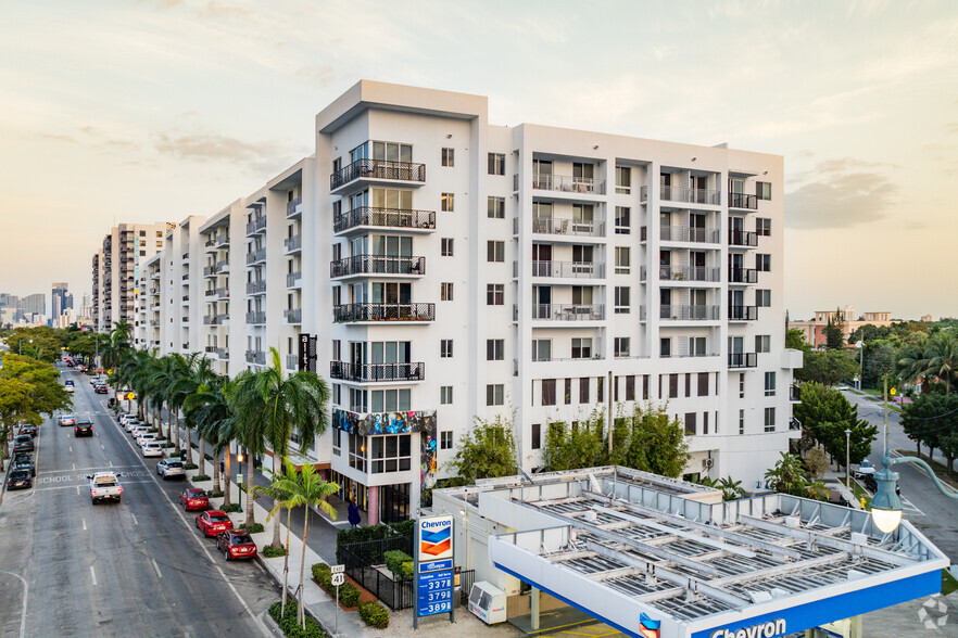 2100 SW 8th St, Miami, FL for lease - Primary Photo - Image 1 of 58