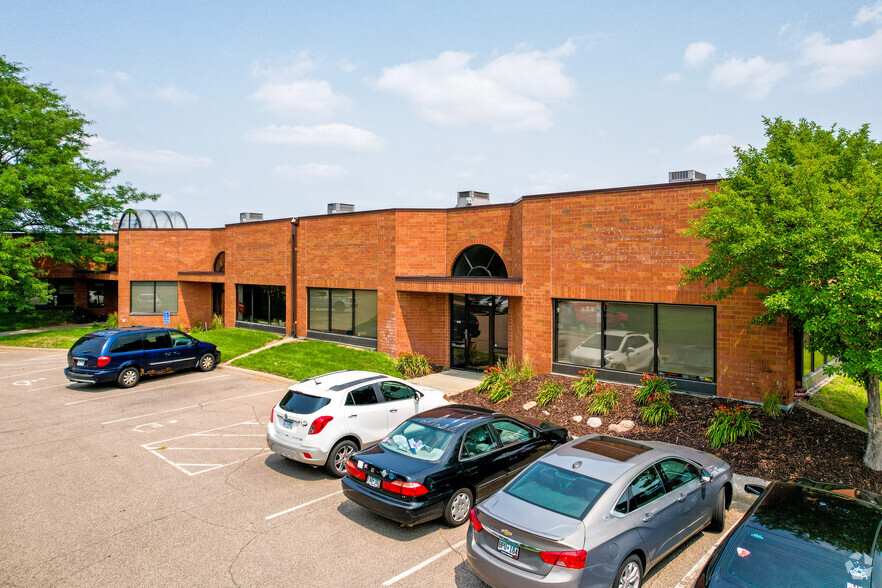 5155 E River Rd, Fridley, MN for lease - Building Photo - Image 1 of 6