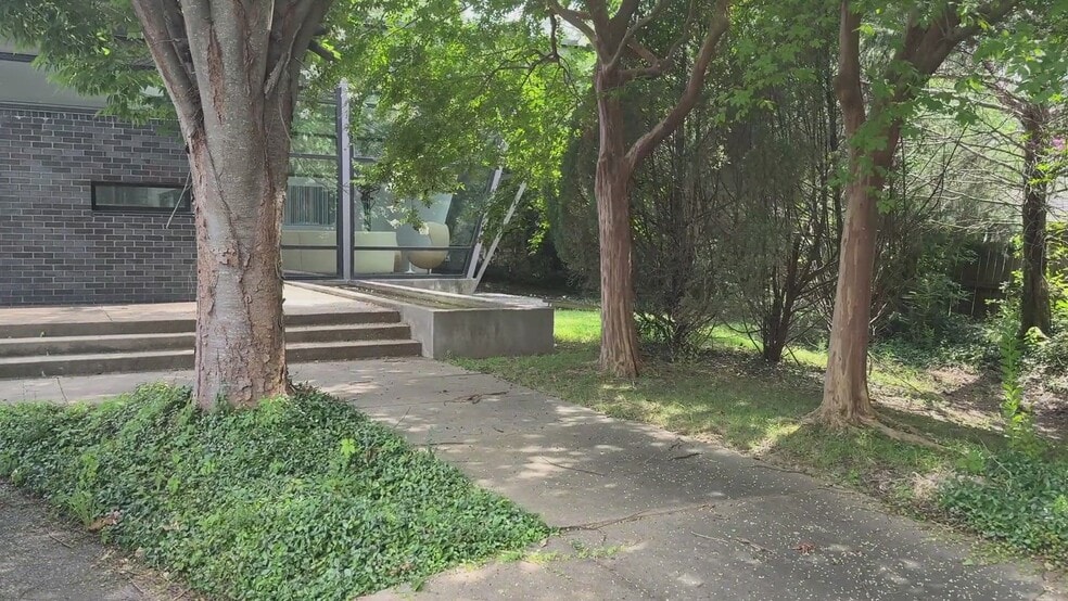 2671 Appling Rd, Memphis, TN for lease - Commercial Listing Video - Image 2 of 14