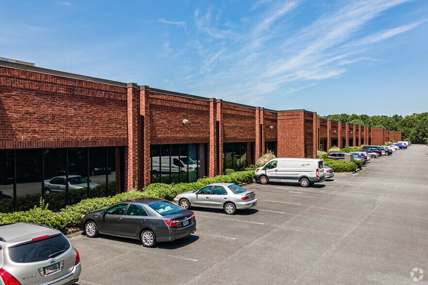 1165 Allgood Rd, Marietta, GA 30062