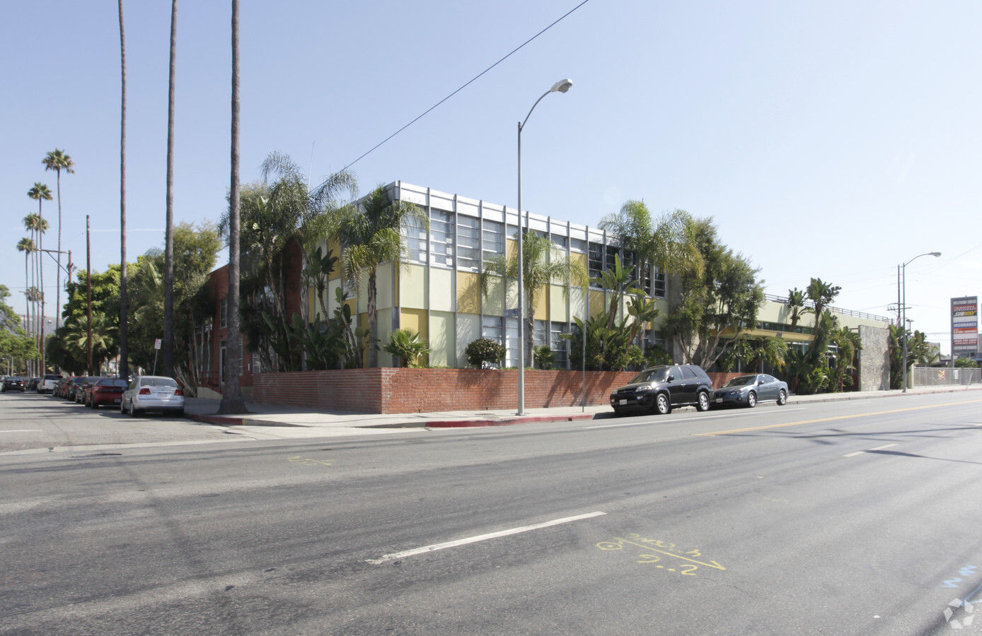 6121 Santa Monica Blvd, Los Angeles, CA 90038 | LoopNet