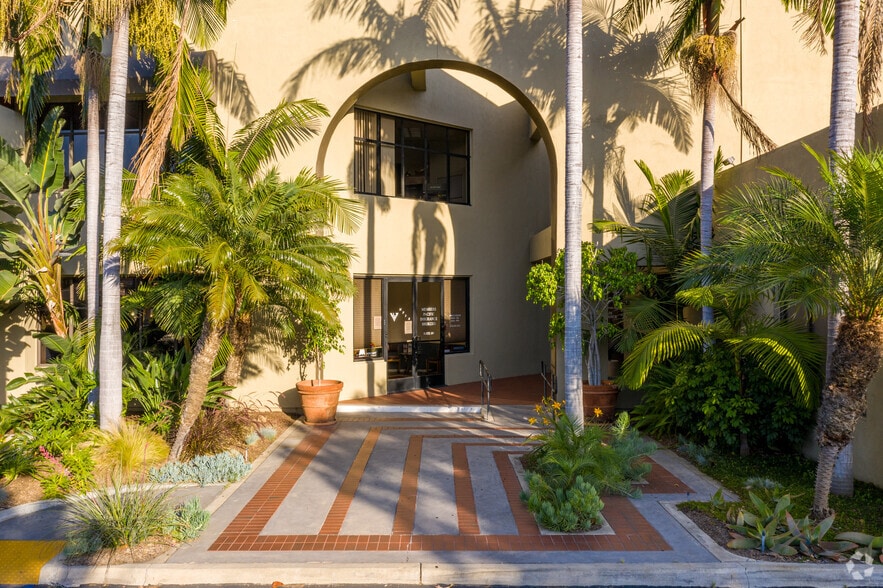 13522 Newport Ave, Tustin, CA for sale - Building Photo - Image 3 of 8