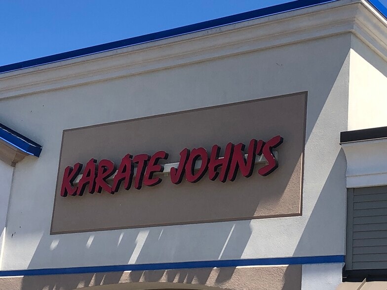 7608 Oswego Rd, Liverpool, NY for lease - Building Photo - Image 3 of 39