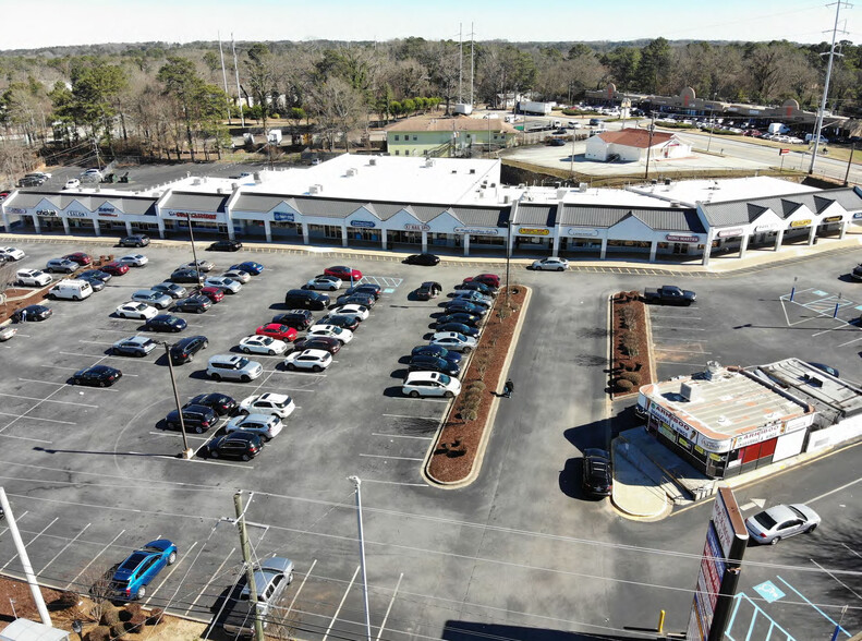 4861 Memorial Dr, Stone Mountain, GA for lease - Building Photo - Image 1 of 17