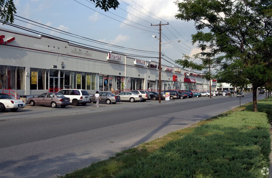 200 Glen Cove Rd, Carle Place, NY 11514 Retail for Lease