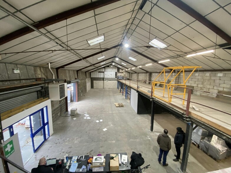 Oldfield Rd, Hampton for lease - Building Photo - Image 3 of 13