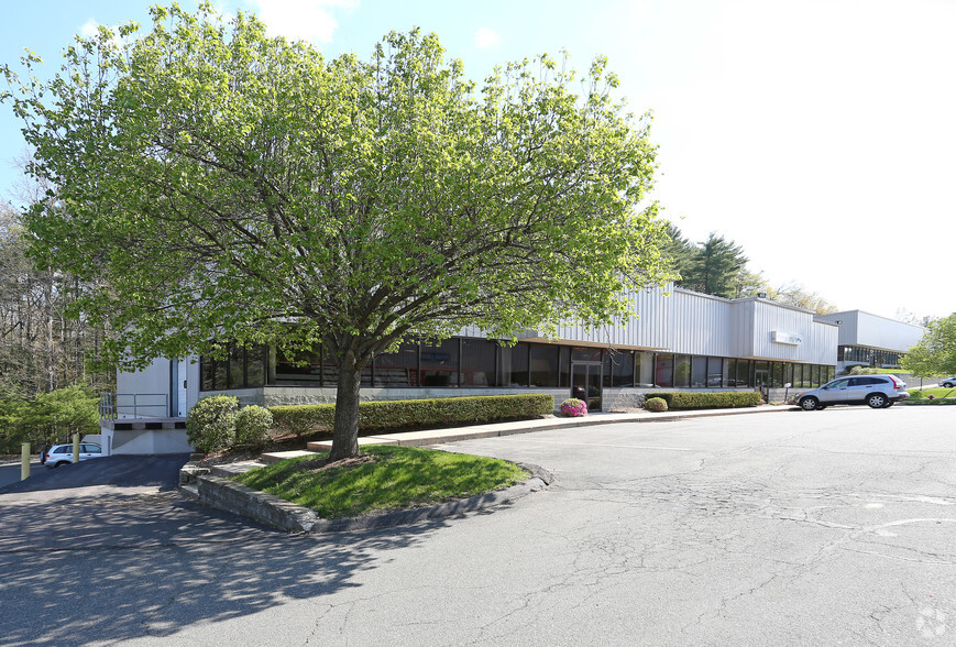 15 Cheryl Dr, Canton, CT for lease - Building Photo - Image 2 of 2