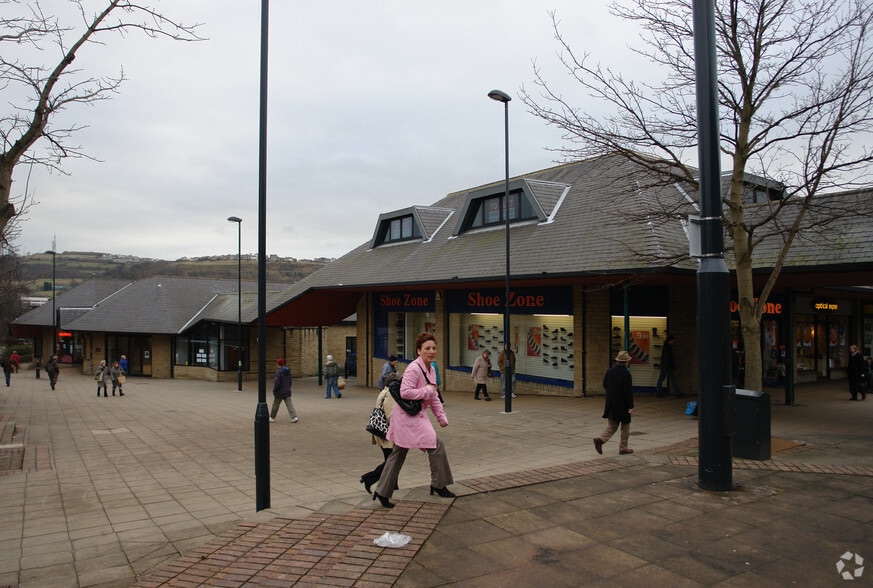 4-10a Wellcroft, Shipley for sale - Primary Photo - Image 1 of 1