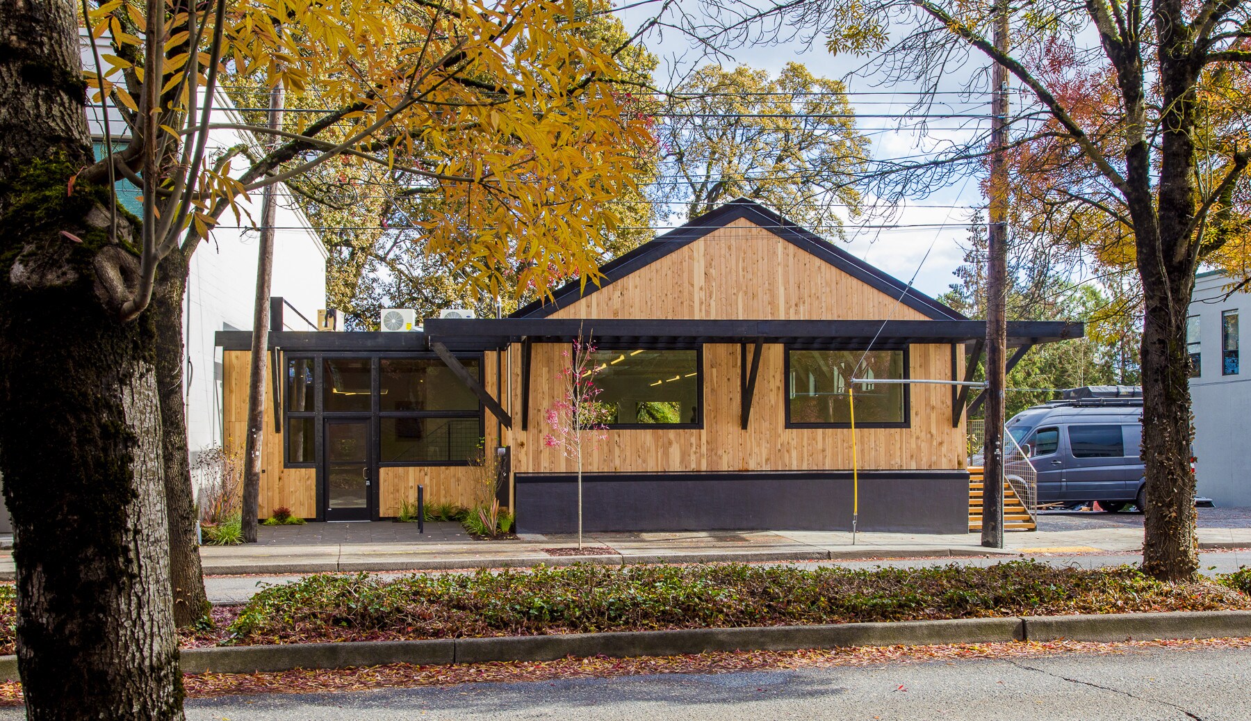 6840 SW Macadam Ave, Portland, OR for sale Primary Photo- Image 1 of 1