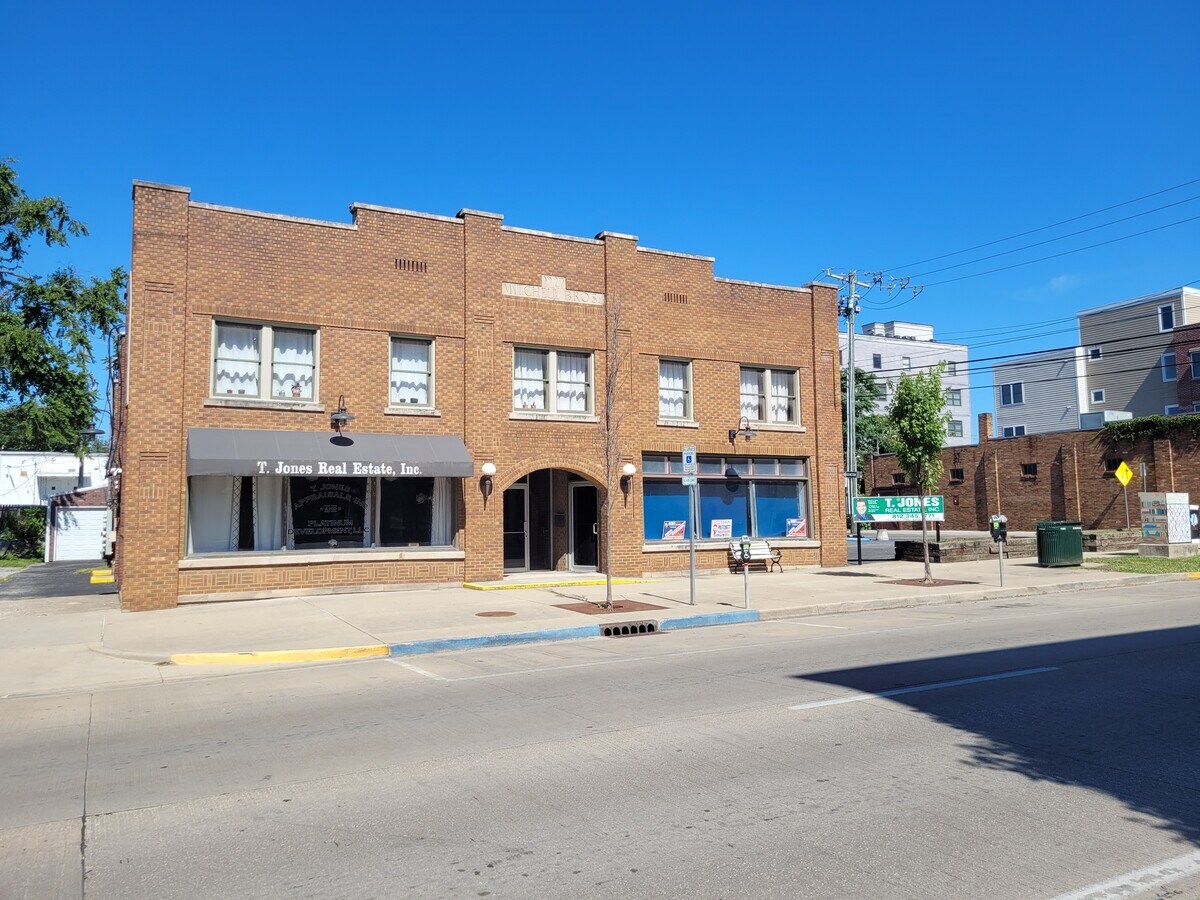 400408 Walnut, Bloomington, IN 47401 Retail for Sale