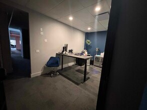 1455 Ellis St, Kelowna, BC for lease Interior Photo- Image 1 of 1