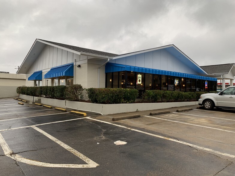 836 E County Line Rd, Ridgeland, MS 39157