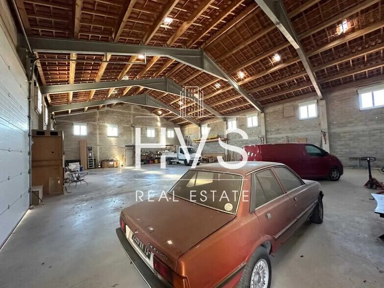 Flex in Rognac for lease - Interior Photo - Image 2 of 3