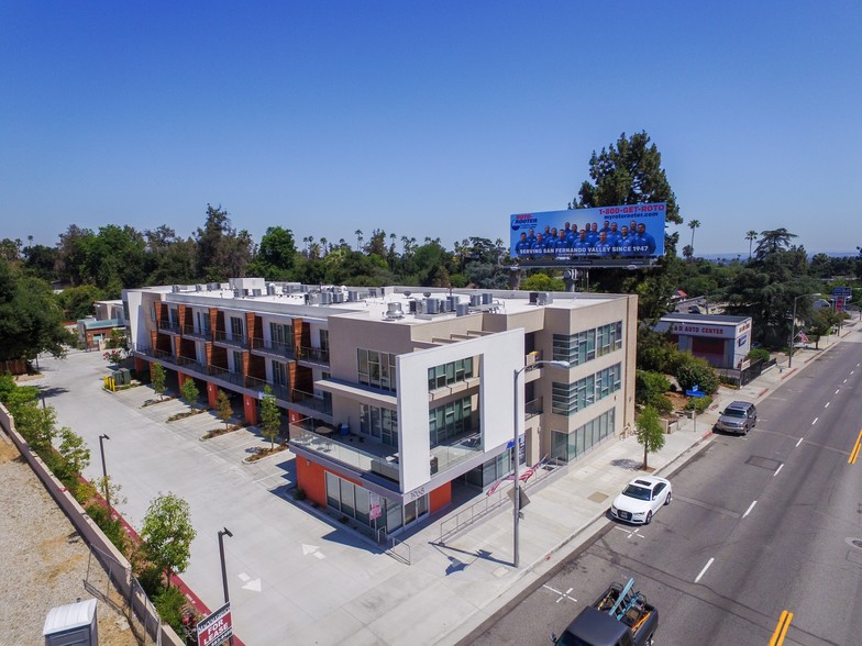 1968 Lake Ave, Altadena, CA for lease - Primary Photo - Image 1 of 9