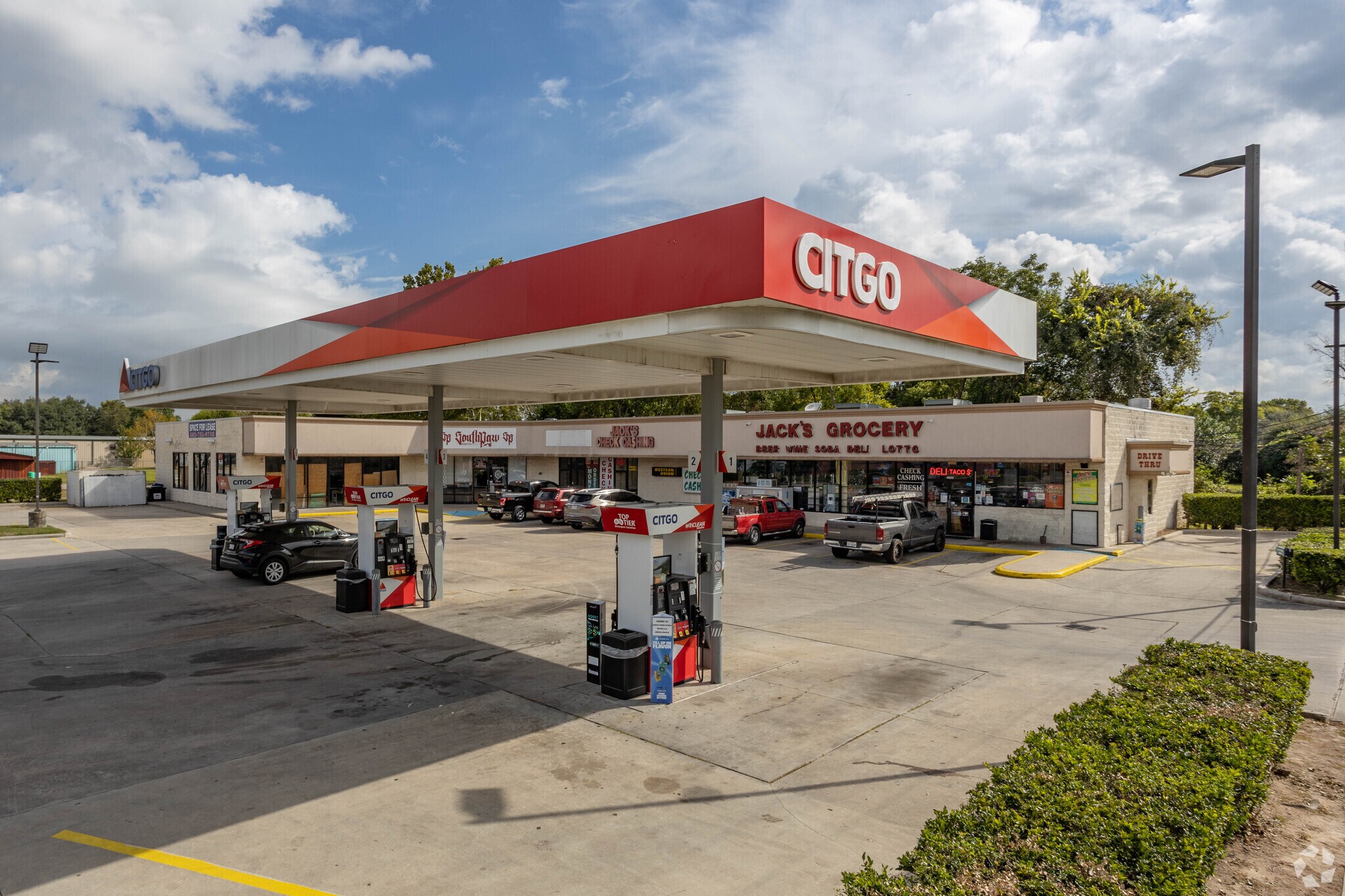 2743 Preston St, Pasadena, TX for sale Primary Photo- Image 1 of 1