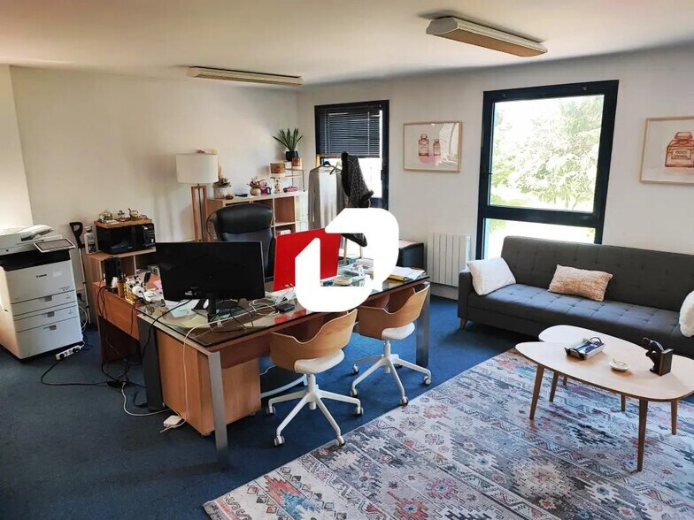 Office in Joinville-le-Pont for lease - Interior Photo - Image 2 of 6