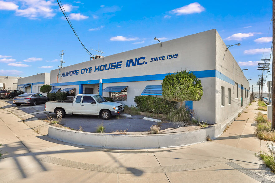 6846-6856 Tujunga Ave, North Hollywood, CA for sale - Building Photo - Image 3 of 10