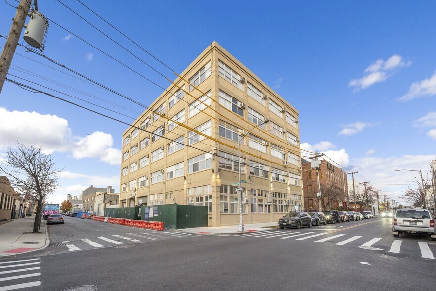 231 Norman Ave, Brooklyn, NY 11222 Greenpoint Lofts