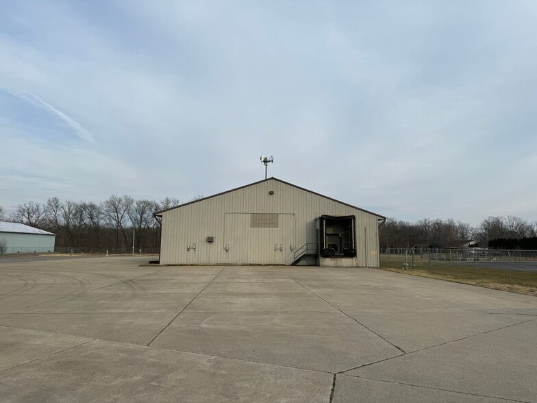 715 Webber Ave, Three Rivers, MI for lease - Building Photo - Image 2 of 3