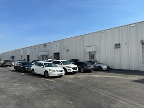 7212-7282 NW 33rd St, Miami, FL for lease Building Photo- Image 2 of 29