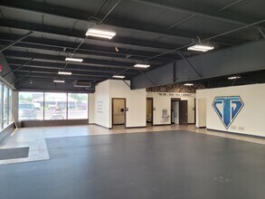 2060 Omro Rd, Oshkosh, WI for lease Interior Photo- Image 2 of 5