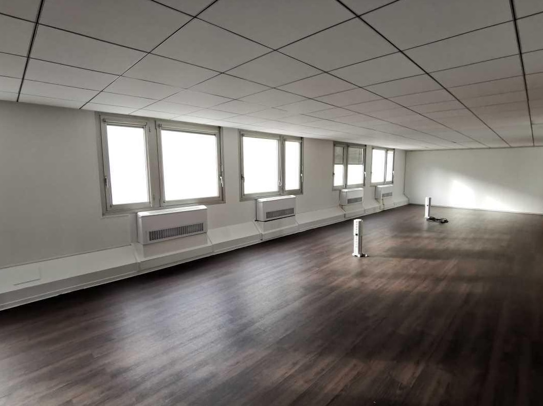 Office in Évry-Courcouronnes for lease Interior Photo- Image 1 of 4