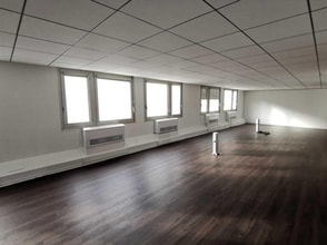 Office in Évry-Courcouronnes for lease Interior Photo- Image 1 of 4