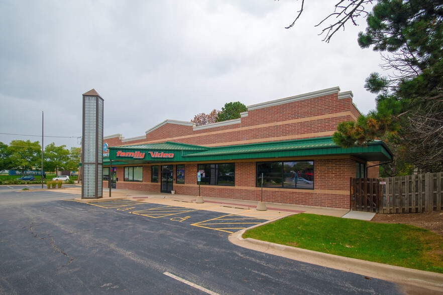 740 W Hintz Rd, Wheeling, IL for lease - Building Photo - Image 2 of 8