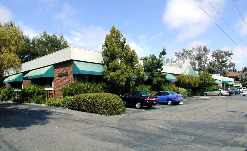 1717 Embarcadero Rd, Palo Alto, CA for lease - Building Photo - Image 2 of 8