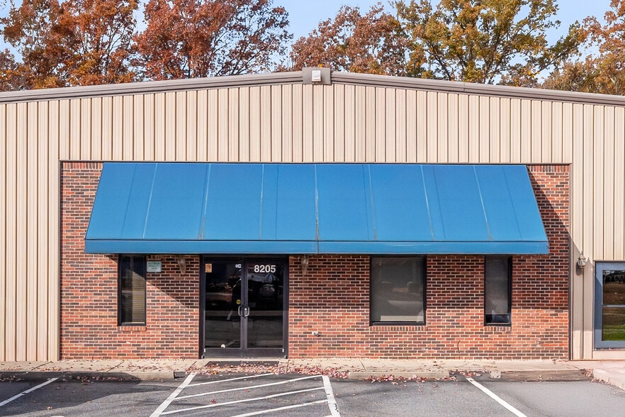 8205 B and G Ct, Stokesdale, NC for sale - Primary Photo - Image 1 of 35