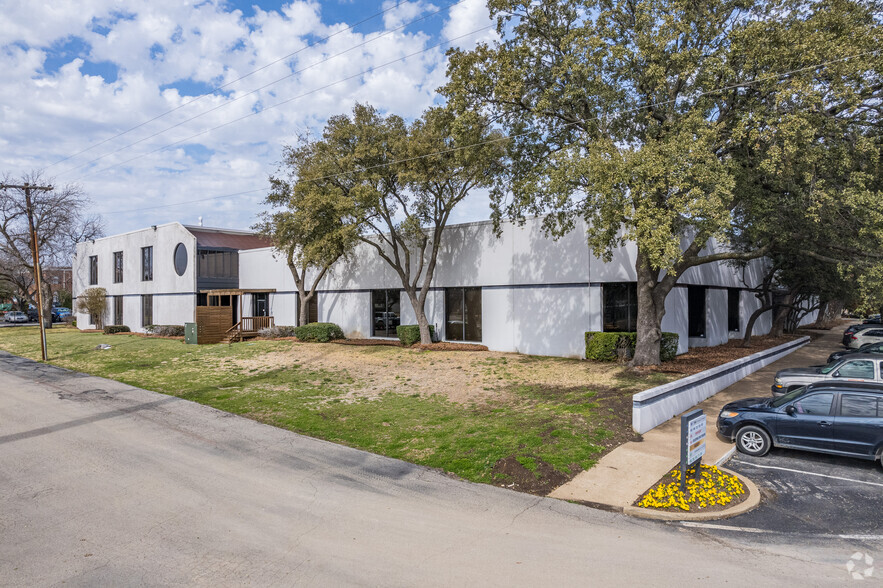 14665 Midway Rd, Addison, TX for lease - Building Photo - Image 1 of 5