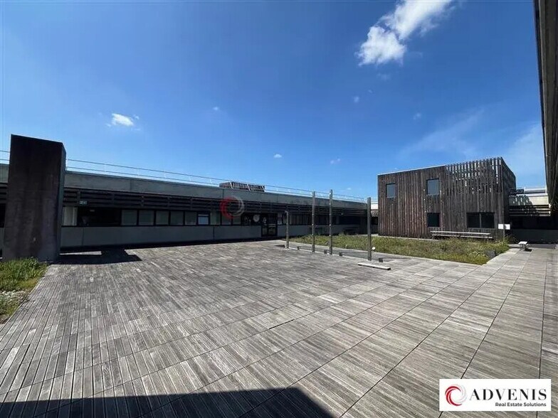 Office in Mérignac for lease - Building Photo - Image 2 of 12