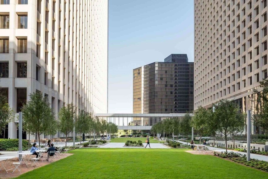 500 Dallas St, Houston, TX for lease - Building Photo - Image 2 of 14