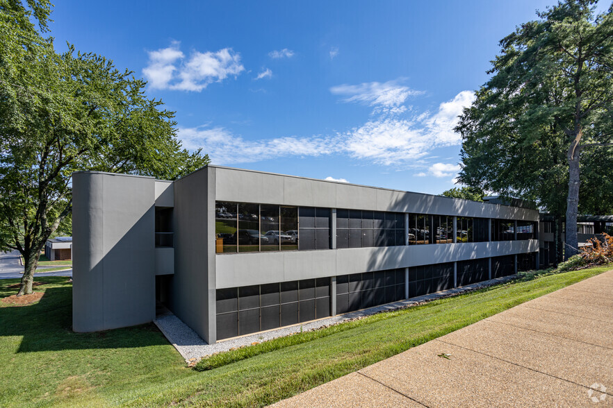 9041 Executive Park Dr, Knoxville, TN for lease - Building Photo - Image 1 of 7