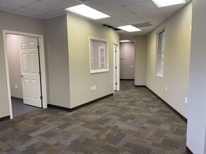 340 Commerce Ave, Southern Pines, NC for lease Interior Photo- Image 2 of 11