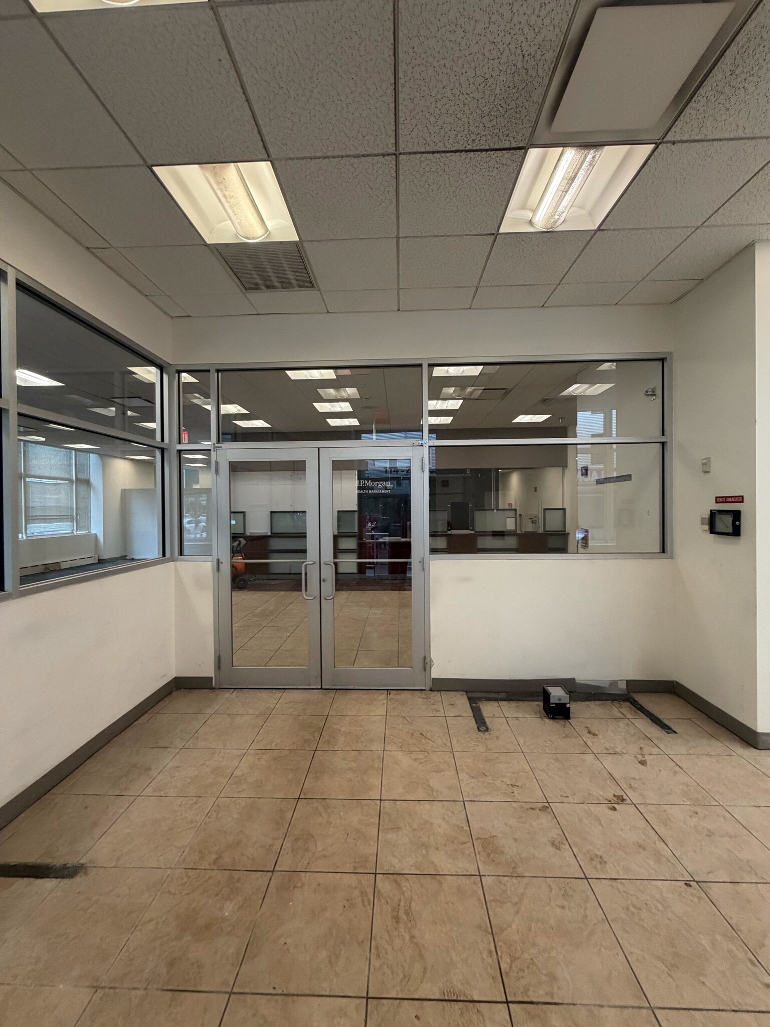 114-20 Jamaica Ave, Jamaica, NY for lease Interior Photo- Image 1 of 15