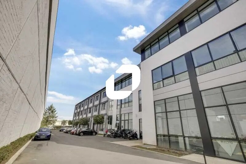 Office in Ivry-sur-Seine for lease - Building Photo - Image 2 of 33