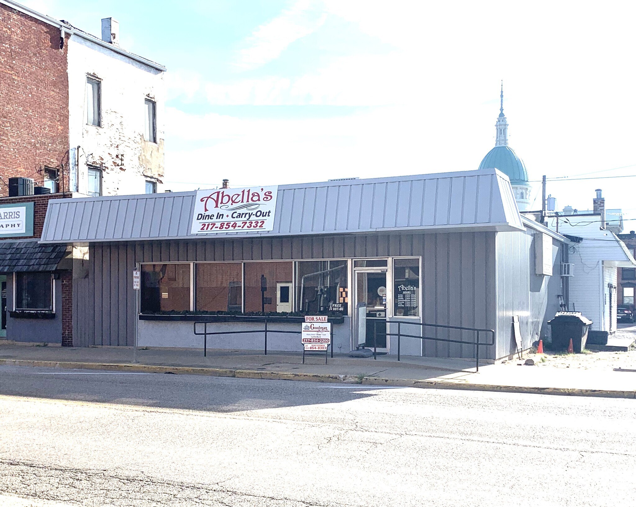 127 S Broad St, Carlinville, IL 62626