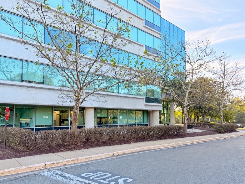 4041 Powder Mill Rd, Beltsville, MD for lease - Building Photo - Image 3 of 17