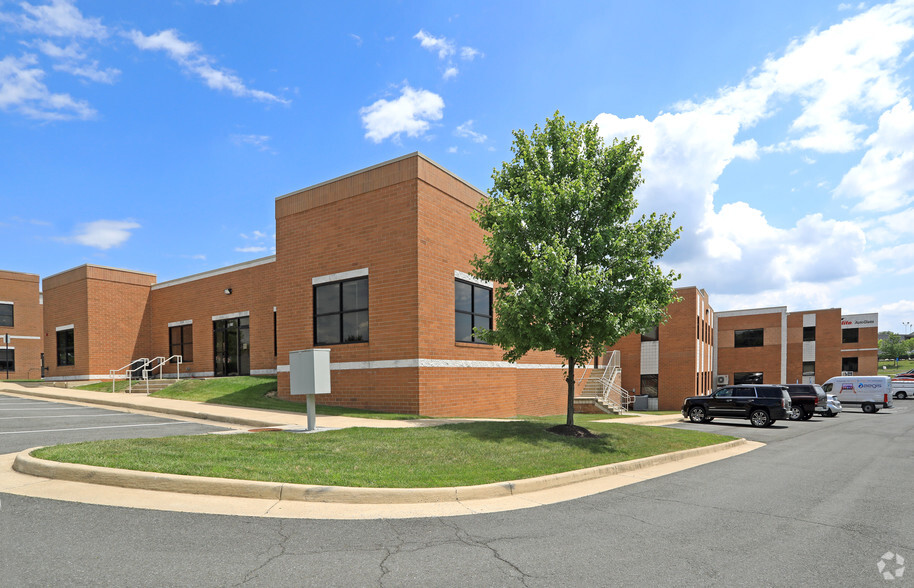 230-238 Airport Rd, Winchester, VA for sale - Primary Photo - Image 1 of 13