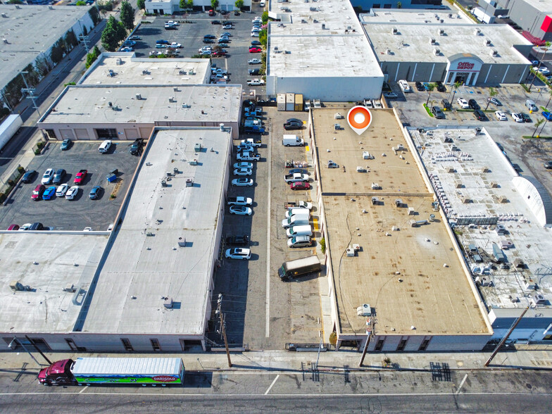 12862 Foothill Blvd, Sylmar, CA for sale - Primary Photo - Image 3 of 36